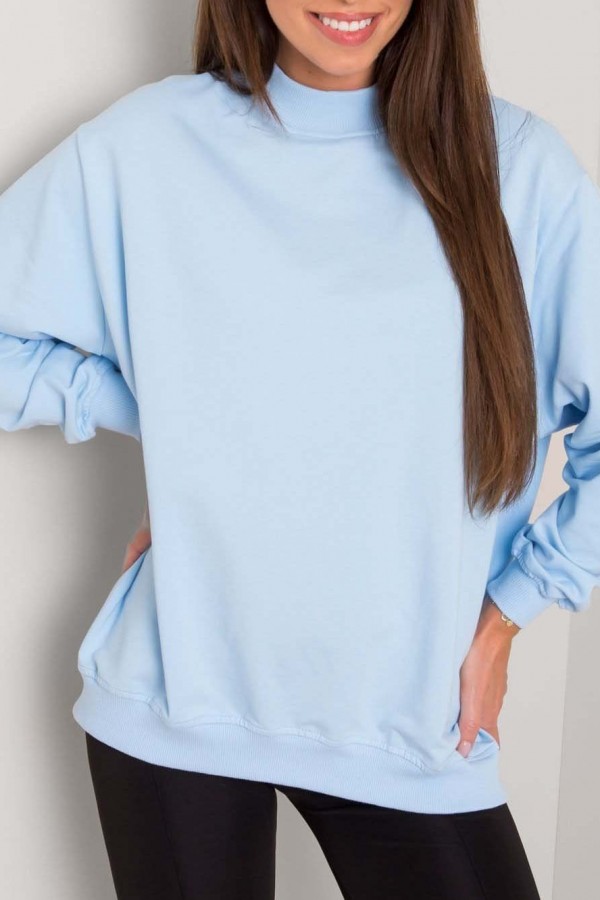 Bluza damska w kolorze błękitnym oversize basic lea