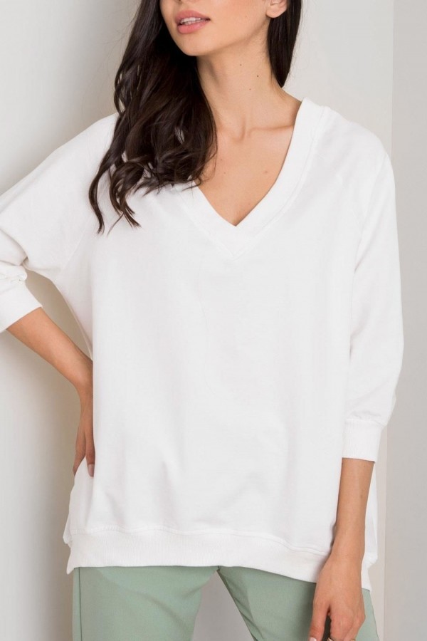 Bluza damska w kolorze białym oversize basic rękaw 3/4 dekolt v-neck Marcela