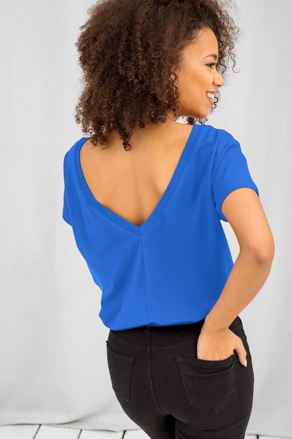 Bluzka damska w kolorze niebieskim basic dekolt na plecach w serek v-neck caro 3