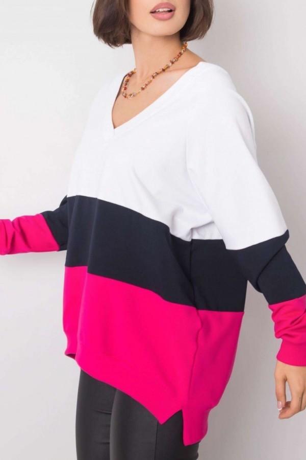 Bluza damska w kolorze różowym oversize w pasy dekolt w serek v-neck
