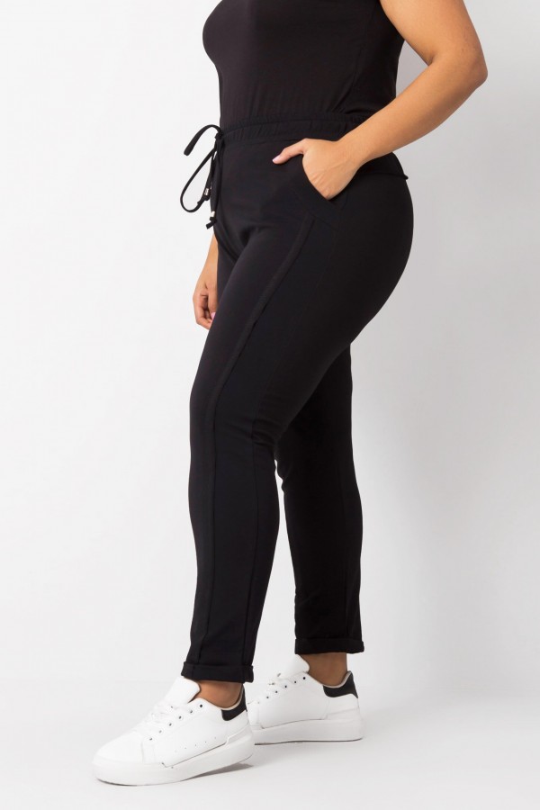 Spodnie dresowe damskie w kolorze czarnym plus size basic Fanny