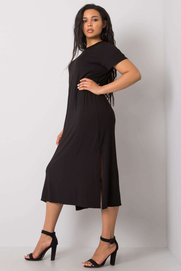 Sukienka plus size z wiskozy w kolorze czarnym z rozcięciem Mahima 3