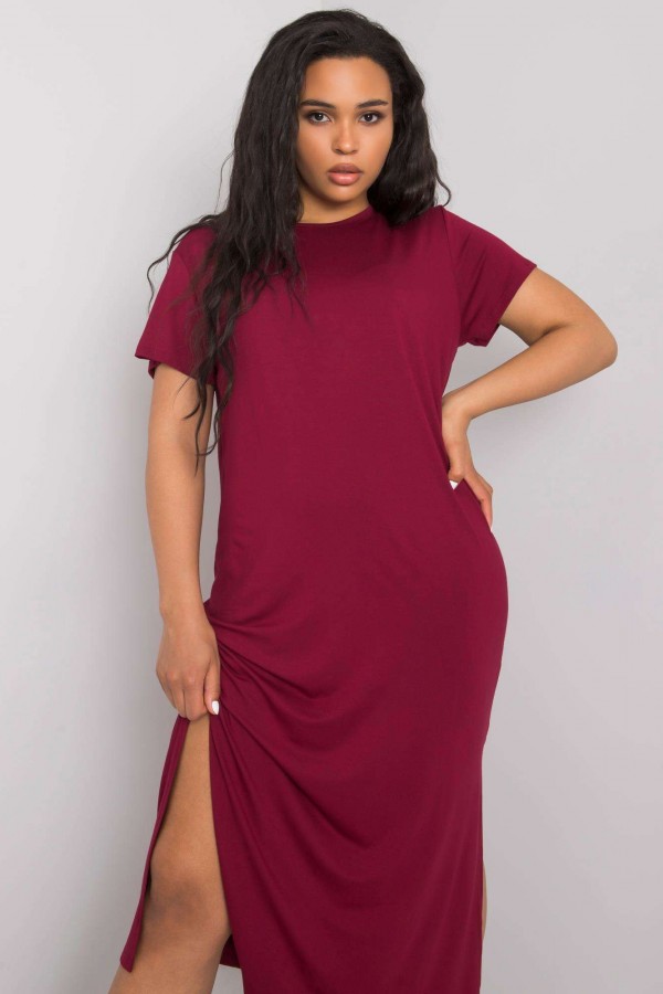 Sukienka plus size z wiskozy w kolorze bordowym z rozcięciem Mahima 2