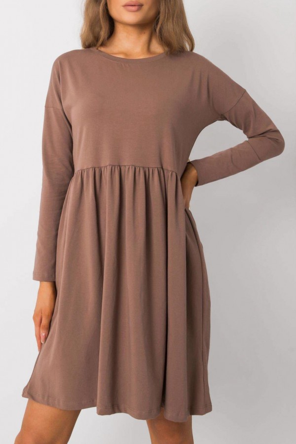 Sukienka w kolorze kawowym z długim rękawem ideal