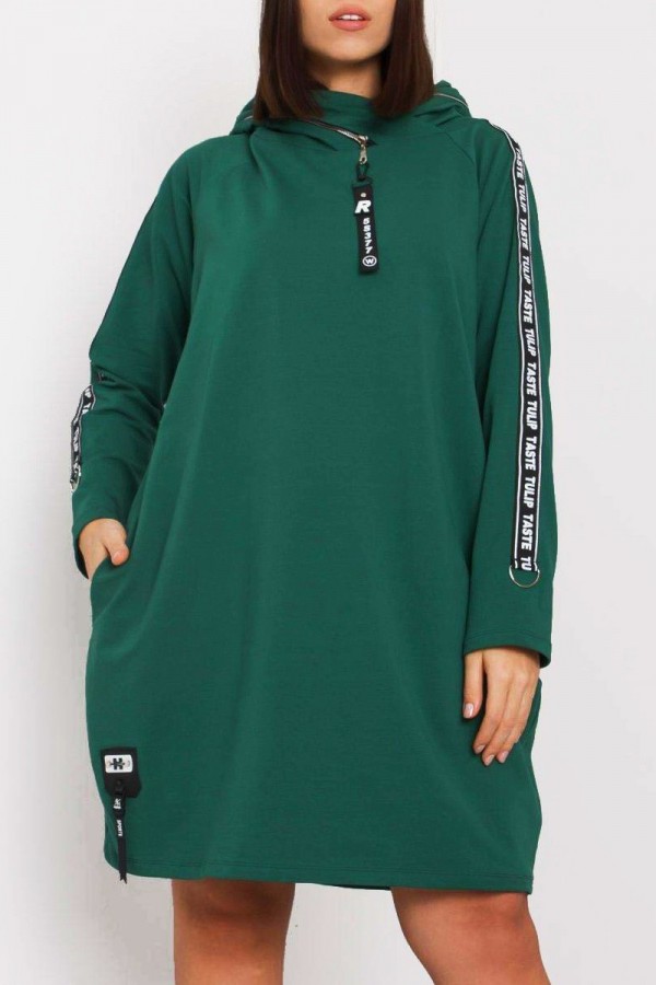 Sukienka dresowa plus size w kolorze zielonym taśmy kaptur na zamek Grace
