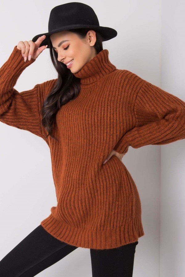 Cieplutki sweter damski w kolorze brązowym duży golf Rosse 1