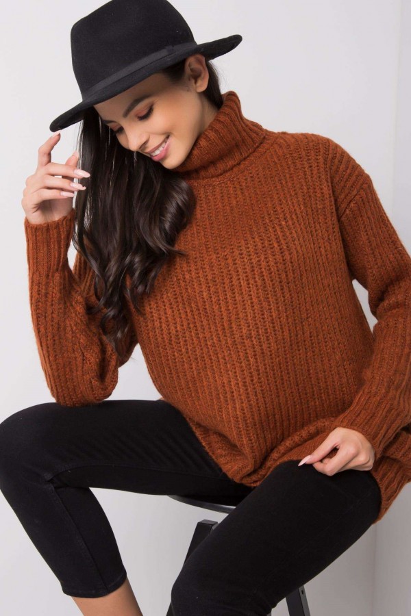 Cieplutki sweter damski w kolorze brązowym duży golf Rosse 4