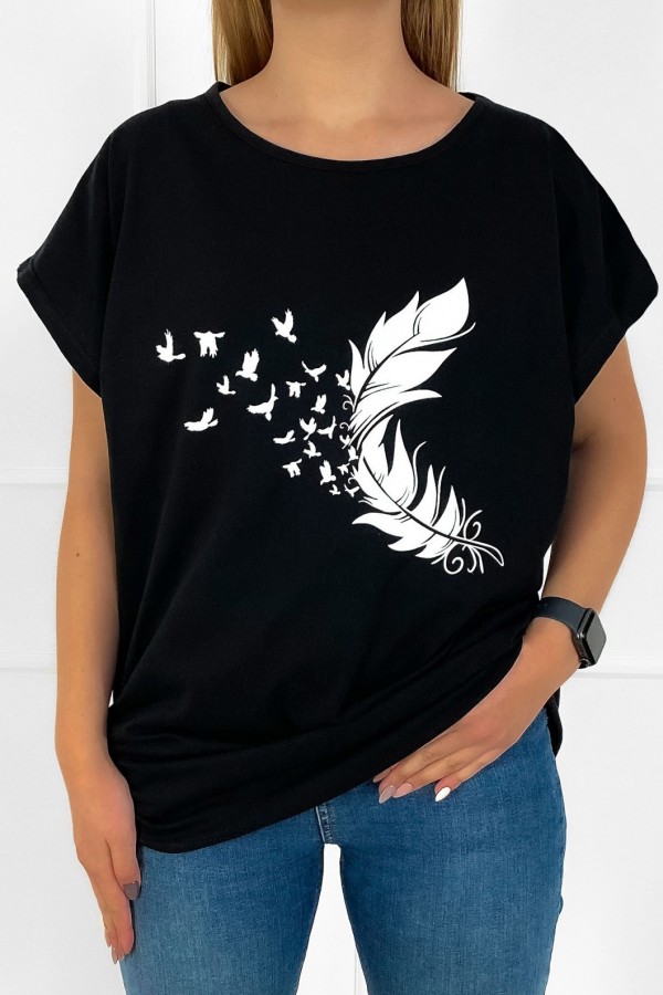 T-shirt damski plus size w kolorze czarnym piórka ptaki