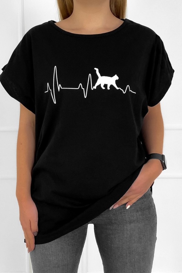 T-shirt damski plus size w kolorze czarnym linia życia kot