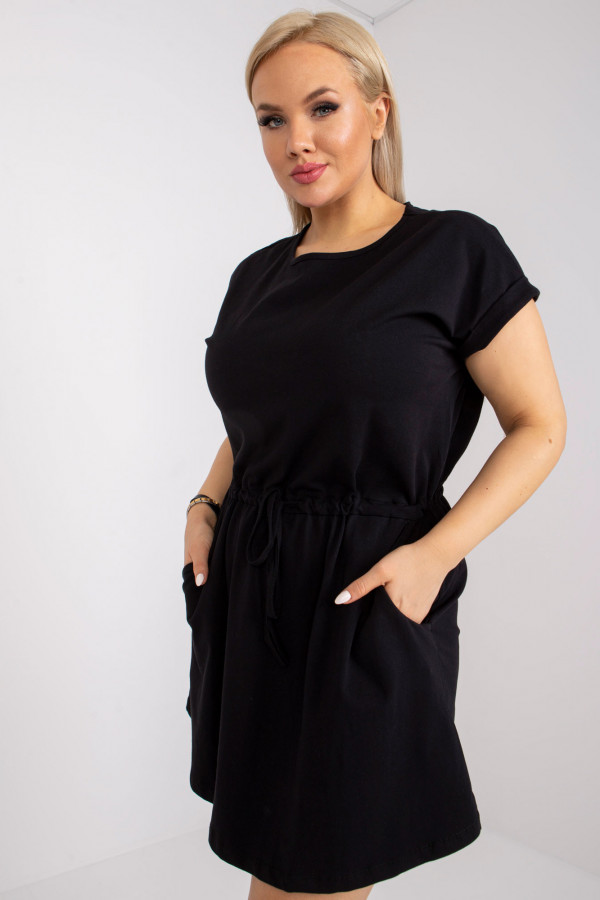 Sukienka plus size w kolorze czarnym z kieszeniami Madera 2