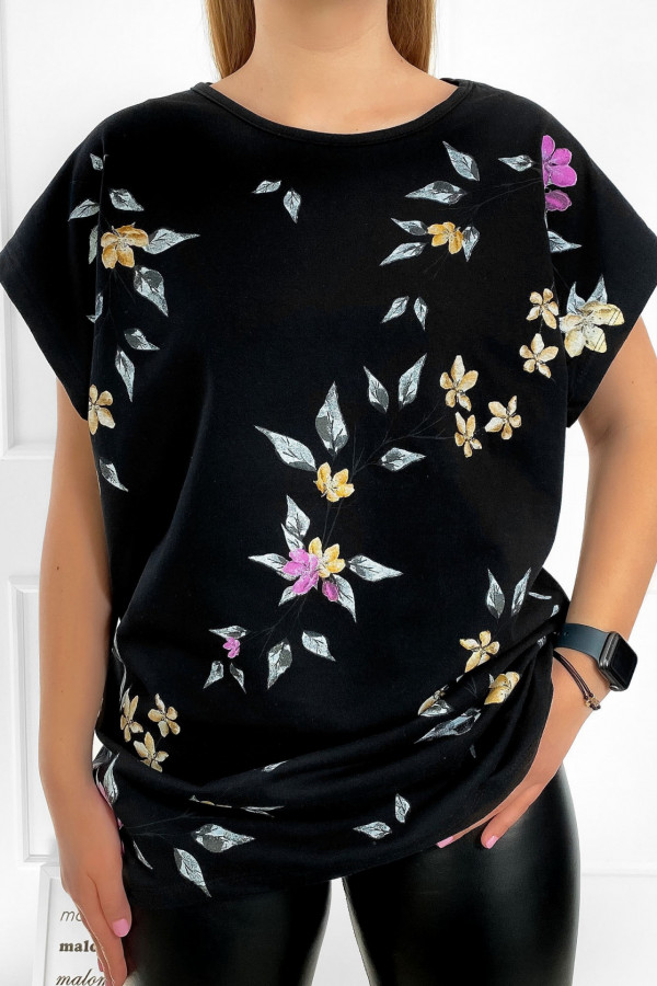 T-shirt damski plus size w kolorze czarnym gałązki kwiaty