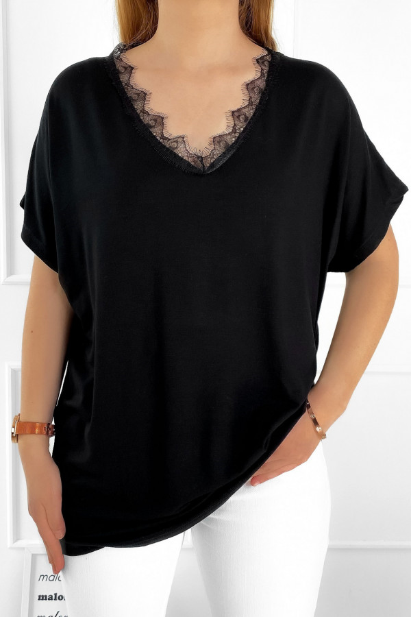 Kobieca bluzka damska plus size w kolorze czarnym dekolt v koronka Alicja
