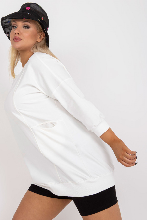 Bluza damska plus size w kolorze białym z kieszeniami Paula 4