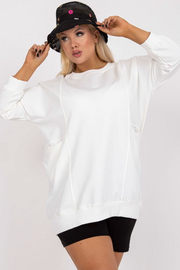 Bluza damska plus size w kolorze białym z kieszeniami Paula 3