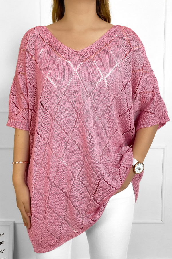 Sweter damski plus size w kolorze różu oversize ażurowy w serek Karin