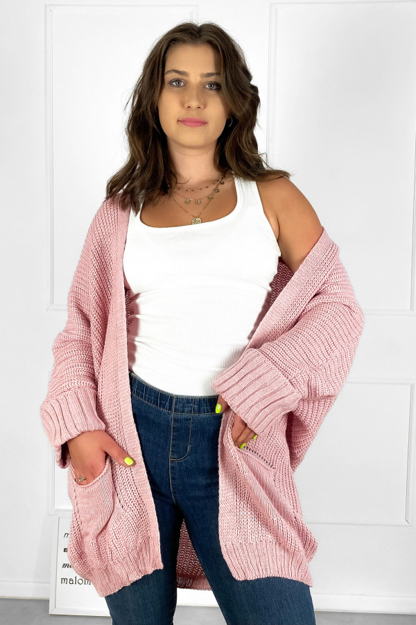 Kardigan sweter damski w kolorze pudrowym z kieszeniami luźna narzutka Parma 4