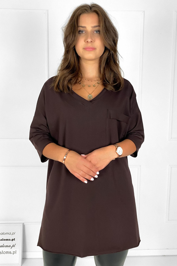 Tunika damska w kolorze czekoladowym t-shirt oversize v-neck kieszeń Polina 2