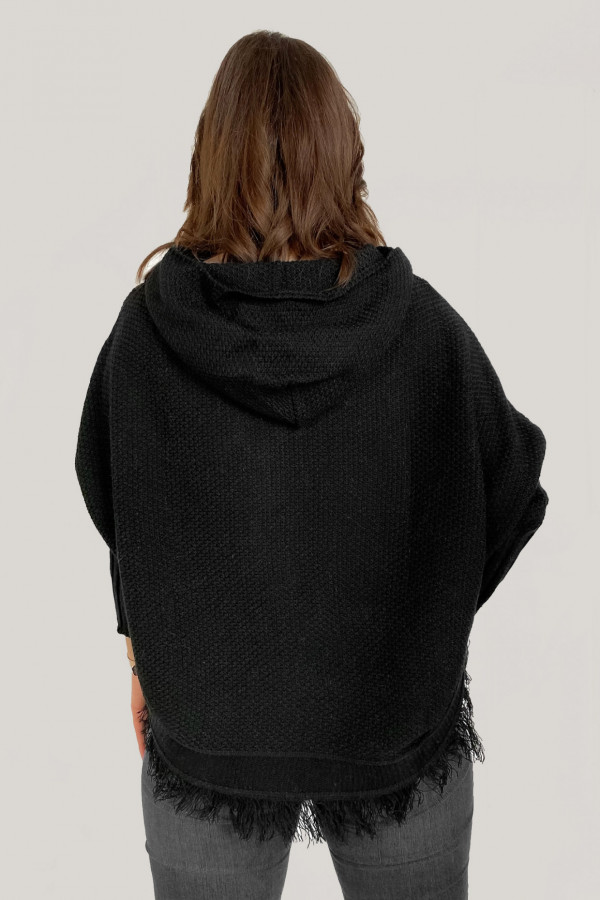Ponczo damskie sweter w kolorze czarnym z kapturem boho z frędzlami 4