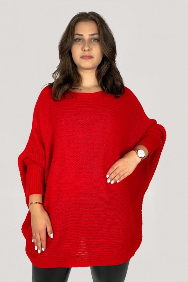 Duży sweter damski oversize w kolorze czerwonym nietoperz z naszyjnikiem Shape 8