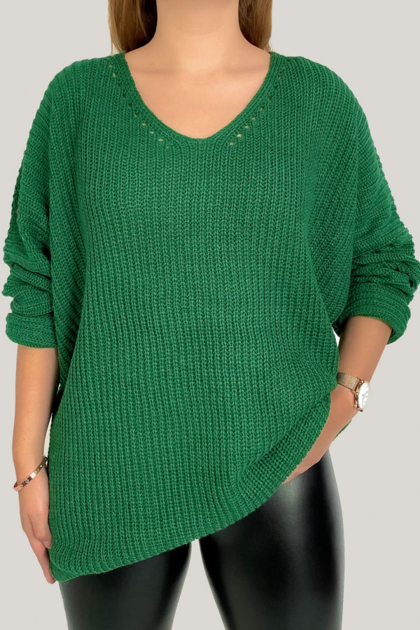 Sweter damski oversize w kolorze zielonym dekolt V duży nietoperz Fox