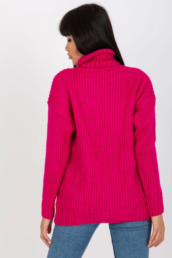 Cieplutki sweter damski w kolorze fuksji duży golf Rosse 2