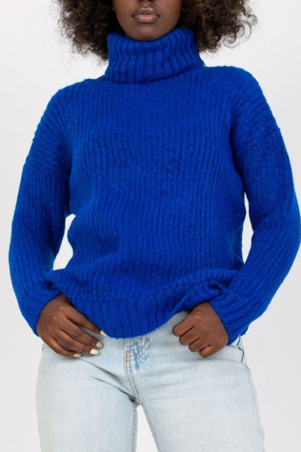 Cieplutki sweter damski w kolorze kobaltowym duży golf Rosse