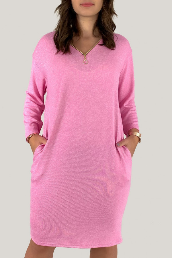 Sukienka plus size w kolorze różowym kieszenie dekolt na zamek ZIP Tiana