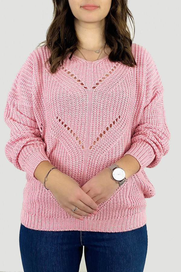 Sweter damski w kolorze pudrowym z wzorem Zing 2