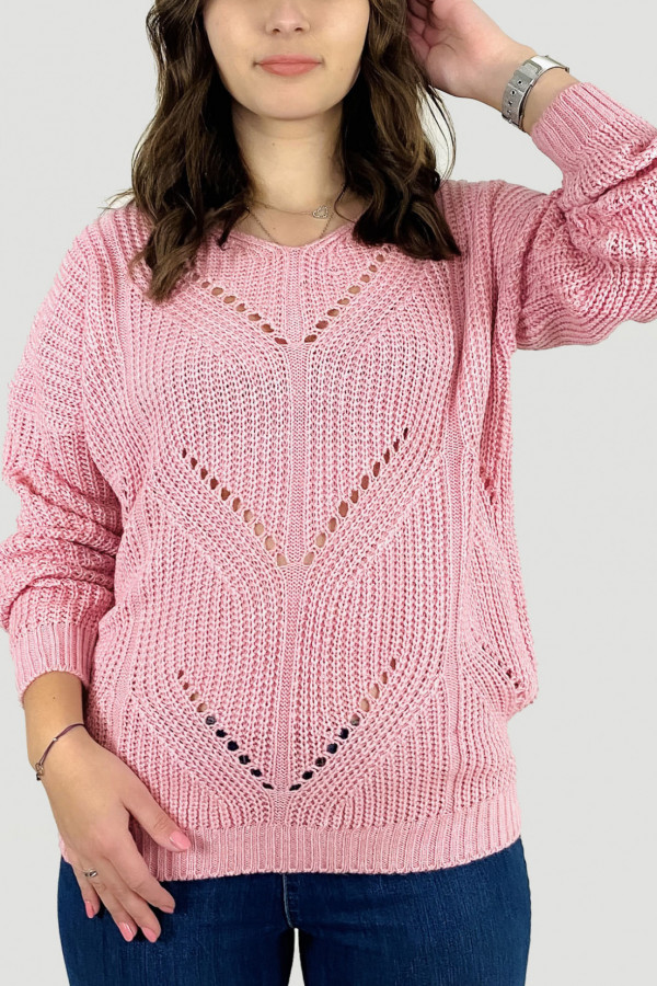 Sweter damski w kolorze pudrowym z wzorem Zing 3