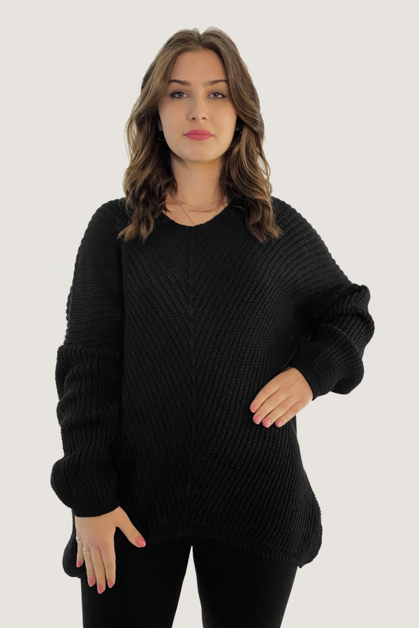 Sweter damski oversize w kolorze czarnym długie asymetryczne boki dekolt V Dovee 2