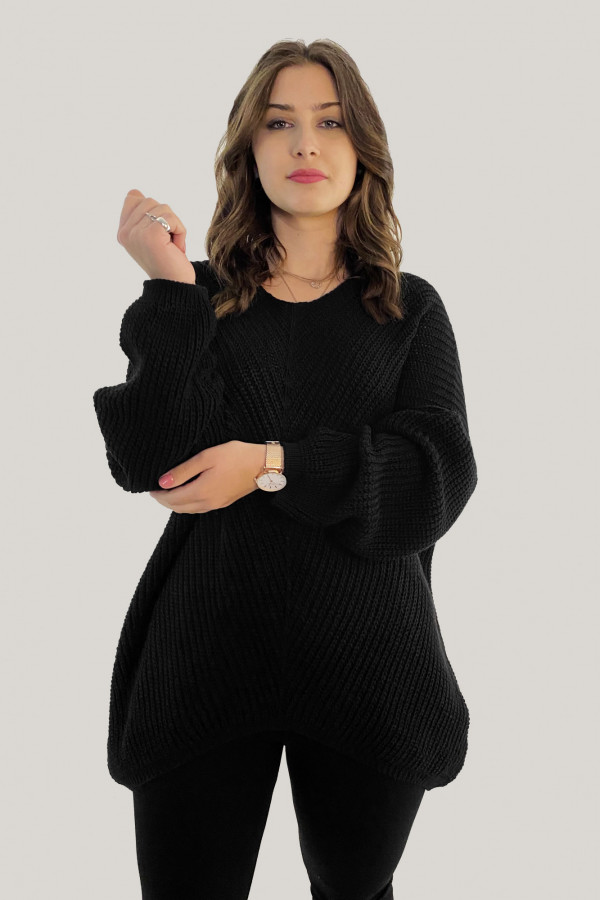 Sweter damski oversize w kolorze czarnym długie asymetryczne boki dekolt V Dovee 3