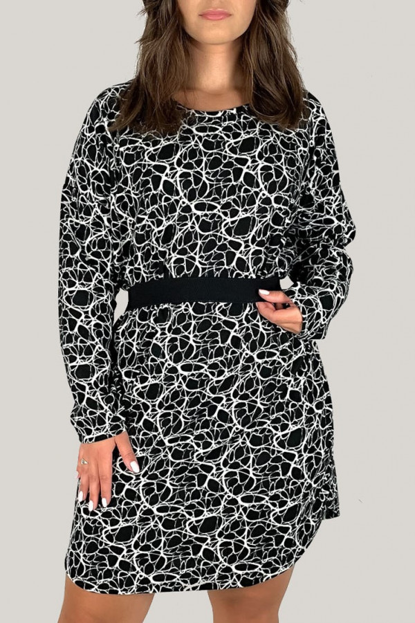 Tunika plus size w kolorze czarnym milutka sukienka z geometrycznym wzorem Alex