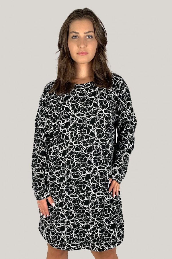 Tunika plus size w kolorze czarnym milutka sukienka z geometrycznym wzorem Alex 8