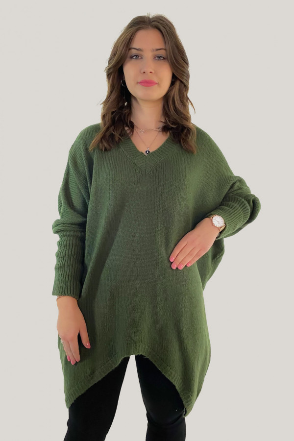 Sweter damski oversize w kolorze khaki długie boki rogi dekolt V Sandy 2