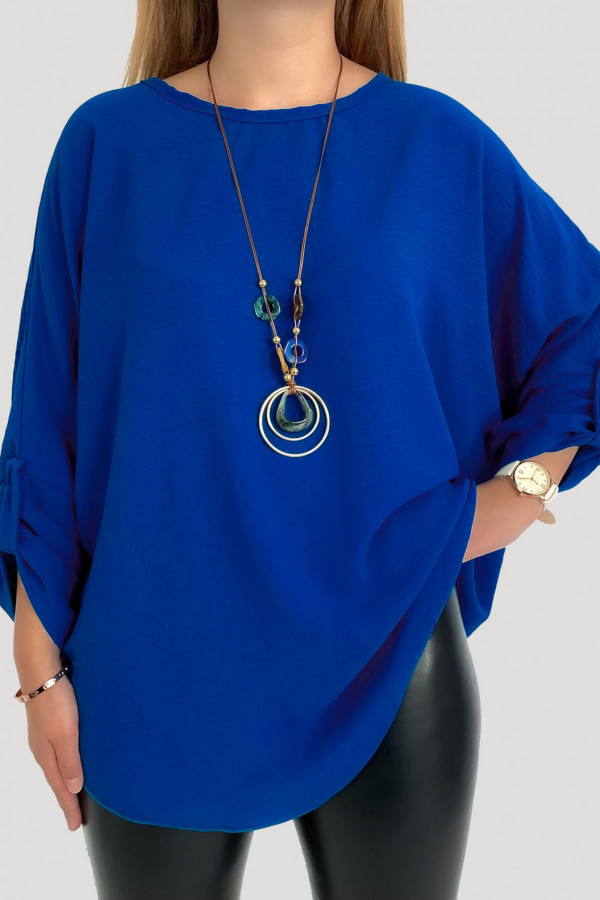 Duża koszula bluzka w kolorze kobaltowym oversize podpinany rękaw z naszyjnikiem Anne