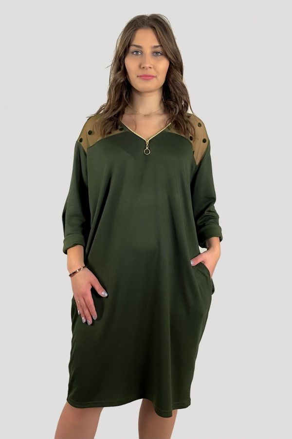 Sukienka plus size w kolorze zielonym khaki kieszenie dekolt na zamek ZIP 6
