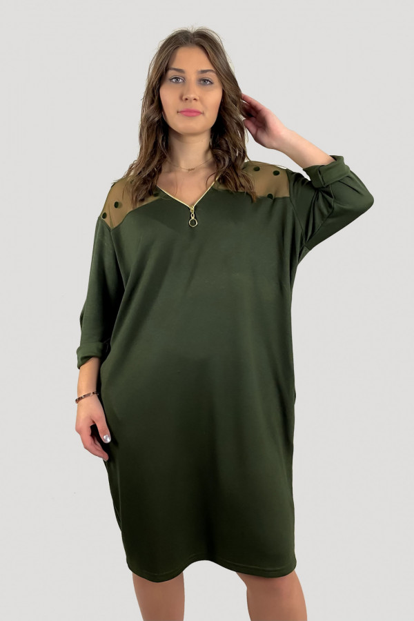 Sukienka plus size w kolorze zielonym khaki kieszenie dekolt na zamek ZIP 5