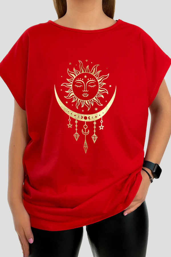 T-shirt bluzka damska plus size w kolorze czerwonym złoty łapacz snów księżyc