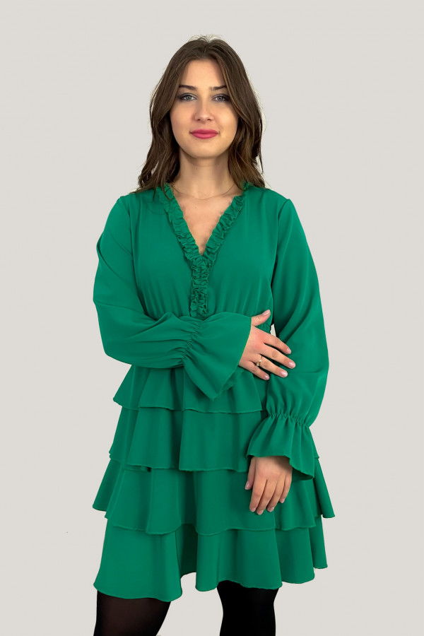 Sukienka w kolorze zielonym dekolt w serek falbany 3