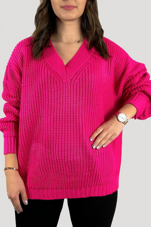 Sweter damski oversize w kolorze fuksji dekolt w serek V Susan