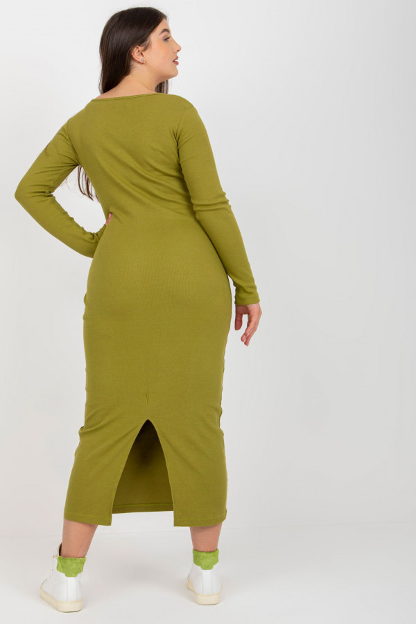 Sukienka plus size w kolorze oliwkowym prążkowana z rozcięciem i guzikami 6