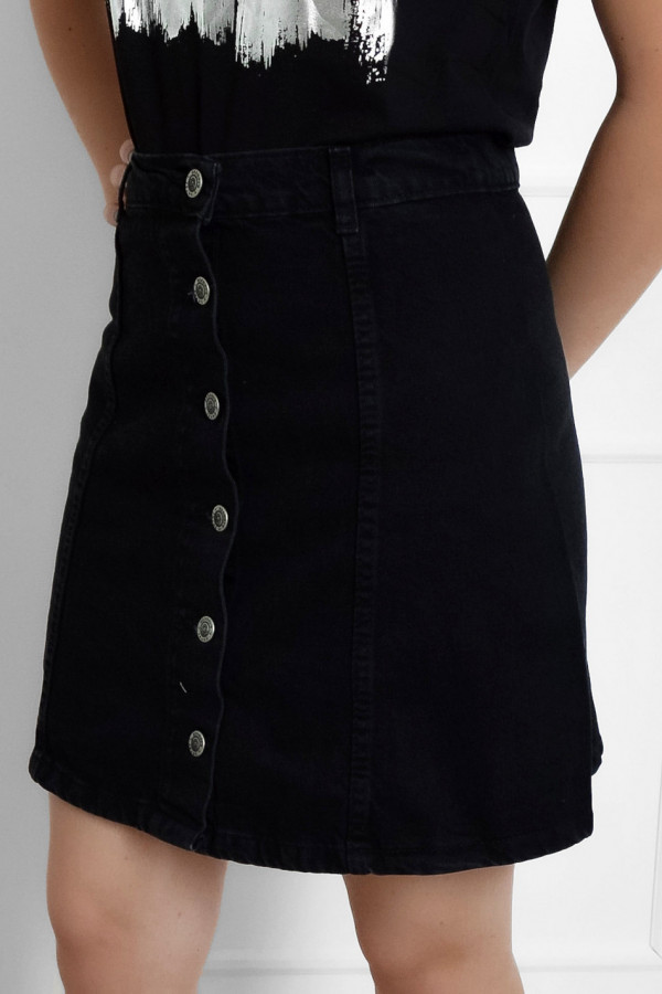 Spódnica jeansowa w kolorze czarnym zapinana na guziki z przodu 4