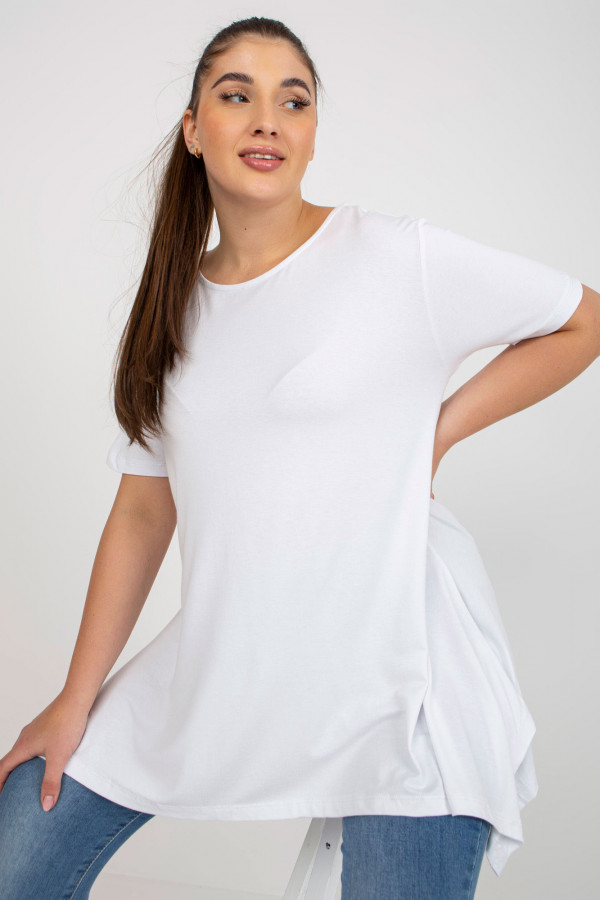 Asymetryczna tunika damska plus size w kolorze białym długie boki rogi 6