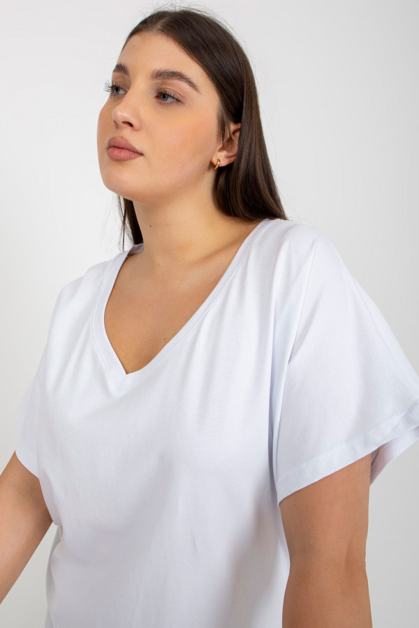 T-shirt plus size duża luźna bluzka damska w kolorze białym dekolt V w serek 2