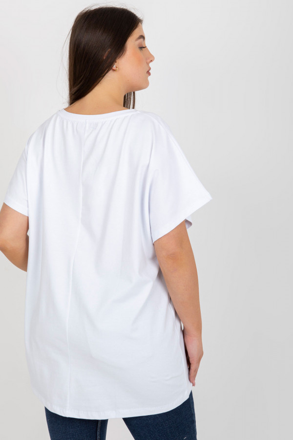 T-shirt plus size duża luźna bluzka damska w kolorze białym dekolt V w serek 3