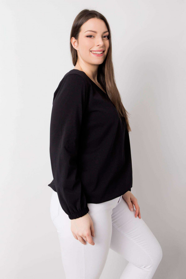 Bluzka damska plus size z długim rękawem w kolorze czarnym z gumką Neli 2