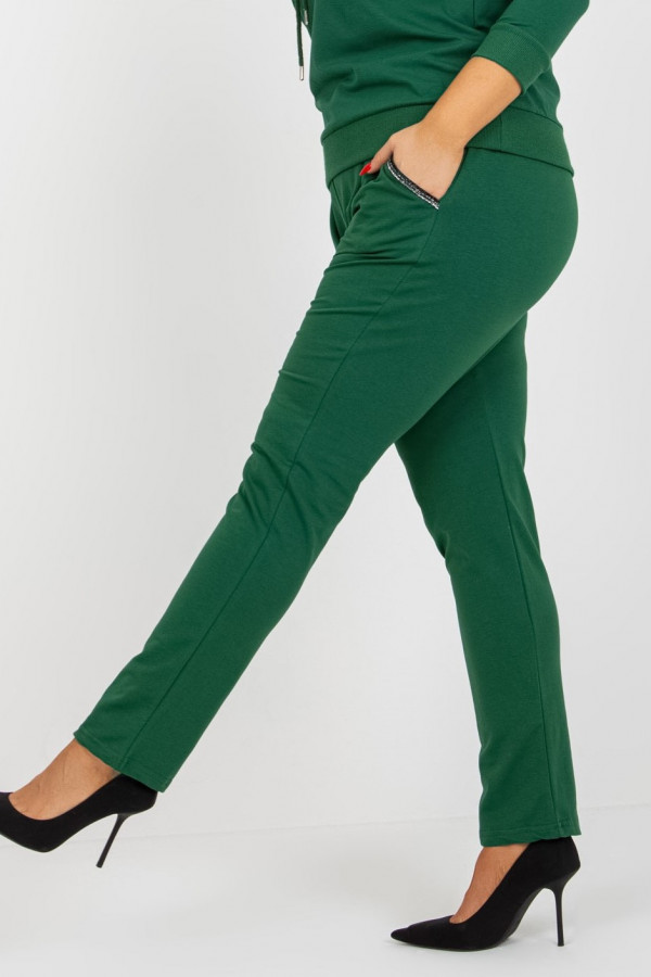 Spodnie dresowe damskie w kolorze zielonym plus size basic lucky 6