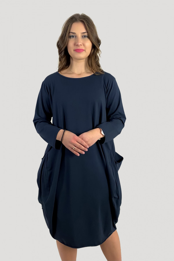 Bawełniana sukienka plus size w kolorze granatowym z kieszeniami Evelin 2