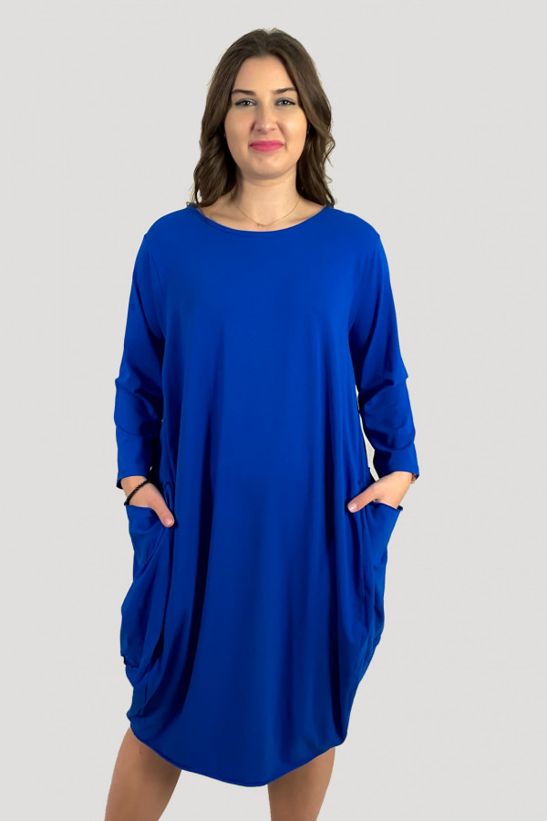 Bawełniana sukienka plus size w kolorze kobaltowym z kieszeniami Evelin 2