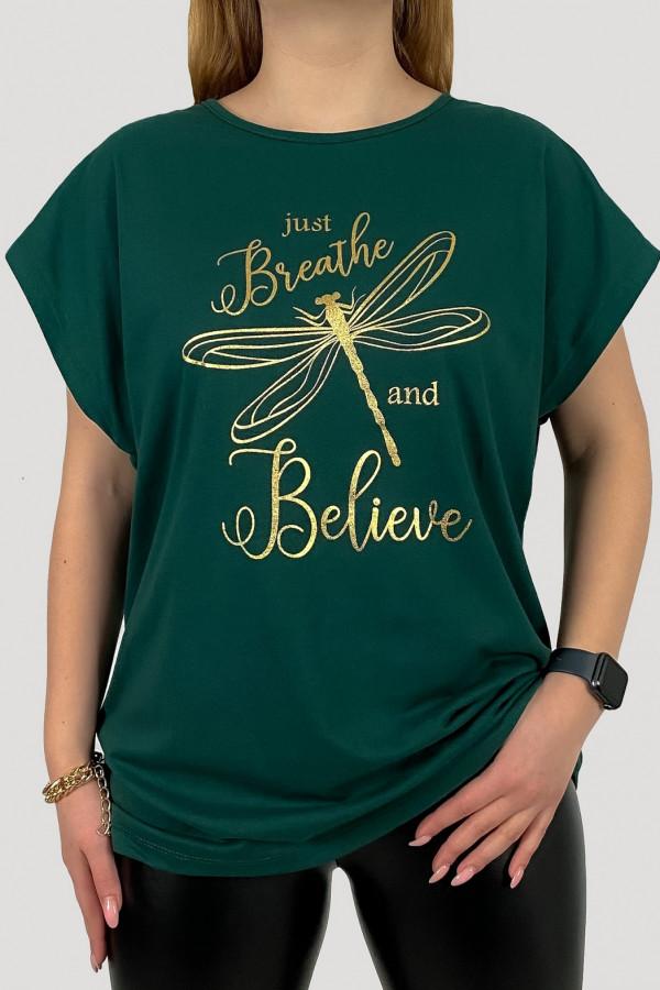 T-shirt plus size koszulka damska w kolorze butelkowej zieleni złota ważka dragonfly
